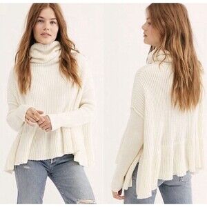 FREE PEOPLE LAYER CAKE TURTLENECK SWEATER COCONUT  Women's Ivory Small Oversize